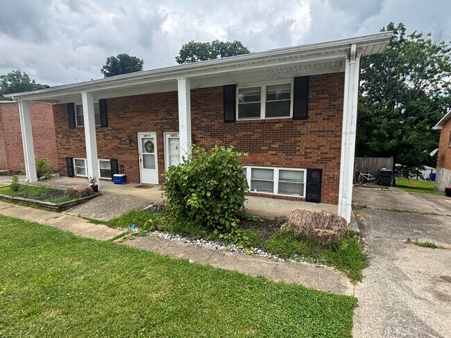 Building Photo - 3697 Crosby Dr