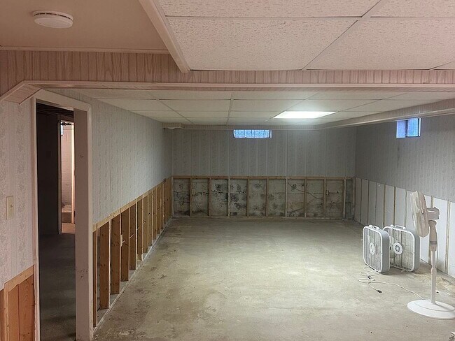 Building Photo - Welcome home