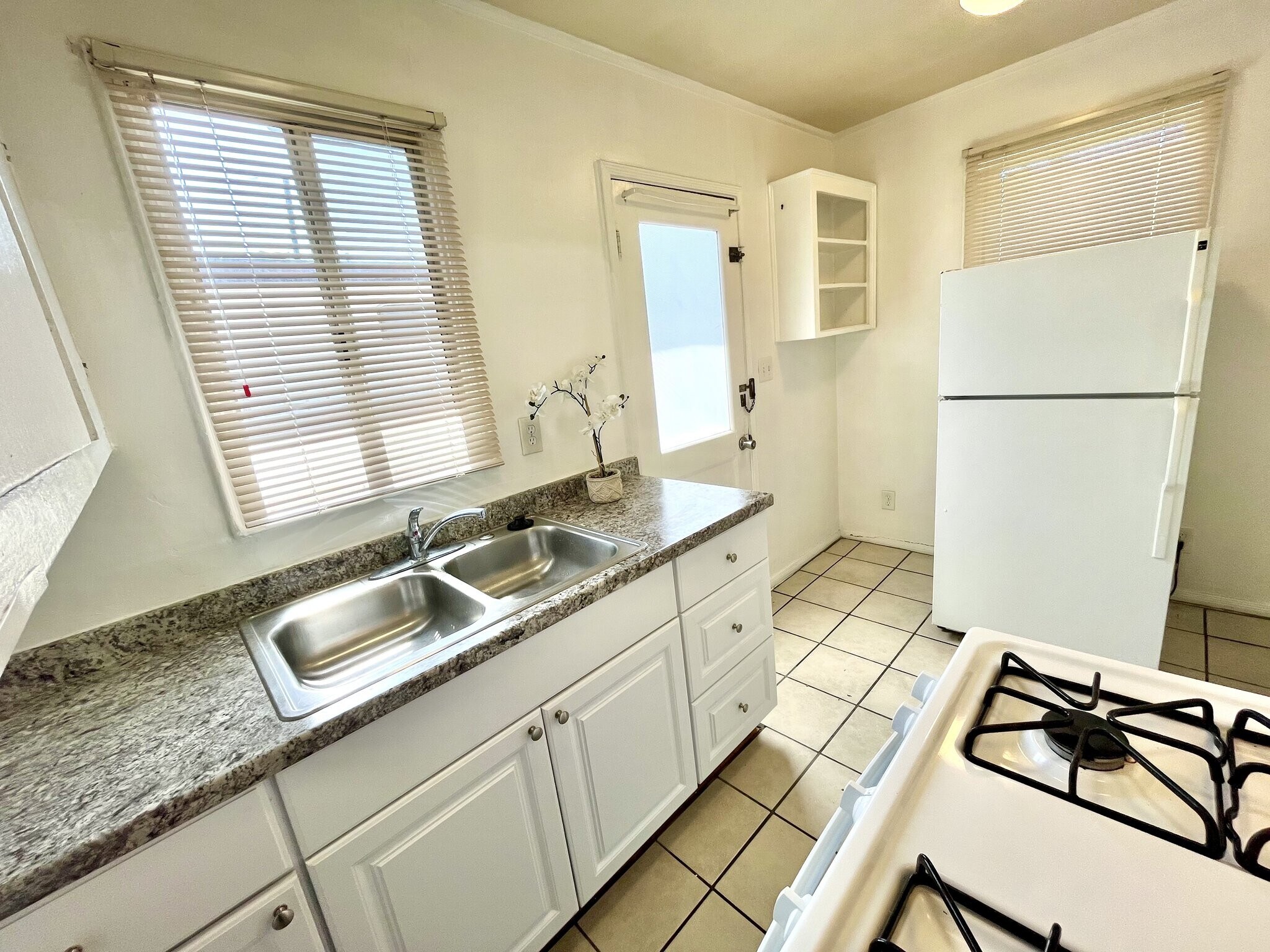 Building Photo - 15012 Lemoli Ave