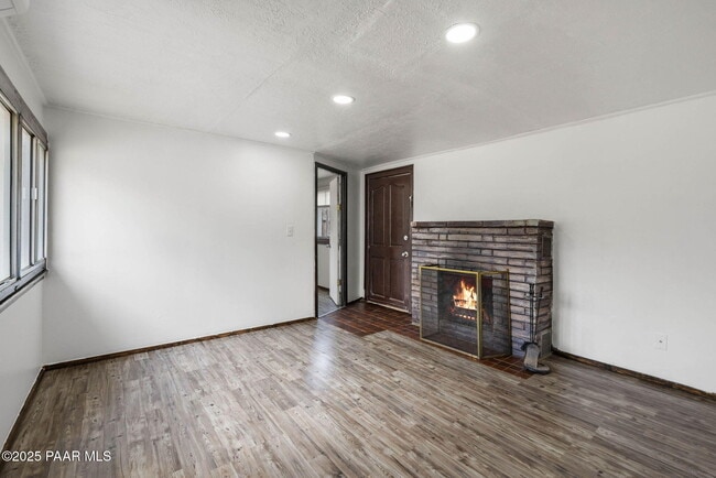Building Photo - 1623 Idylwild Rd