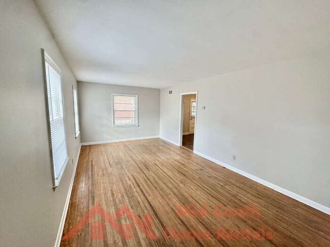 Building Photo - 3594 W Sutton Dr