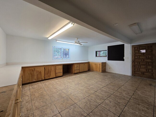 Building Photo - 295 Lomita St