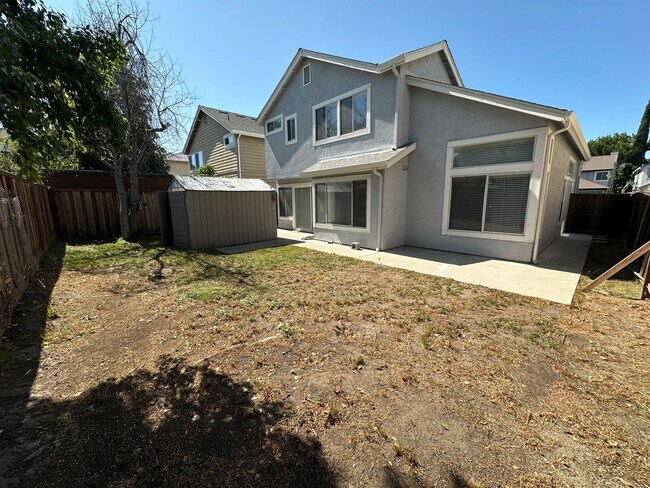 Building Photo - Beautiful 4 Bedroom, 2.5 Bath Tracy Home