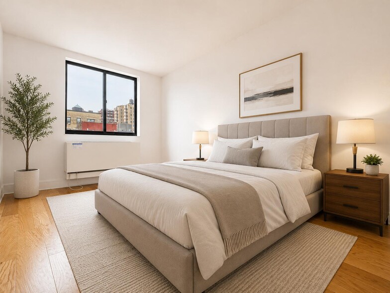 Building Photo - 323 W 96th St