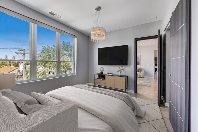 Building Photo - 1708 W Cermak Rd