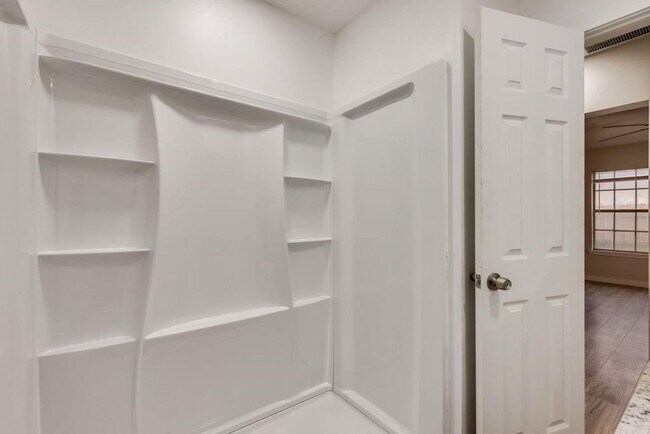 Building Photo - 3305 Avenue L
