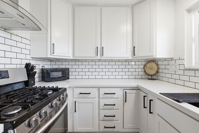 Building Photo - 4262 Wilson Ave