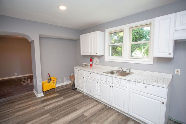 Building Photo - 200 Cooper St