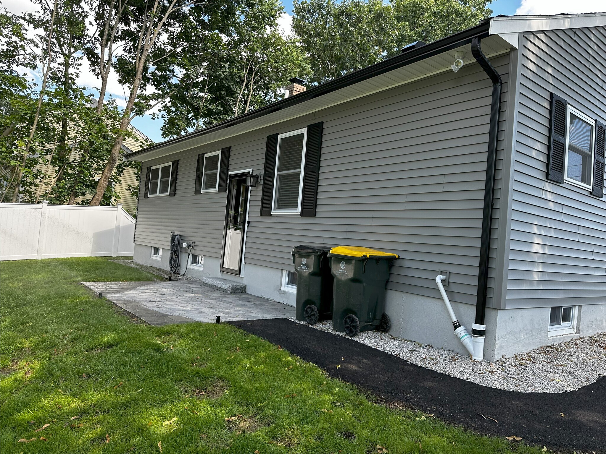 Rear / patio - 193 Beaver St