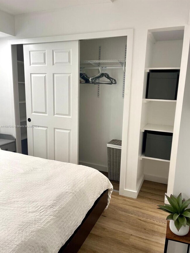 Building Photo - 19960 Highland Lakes Blvd