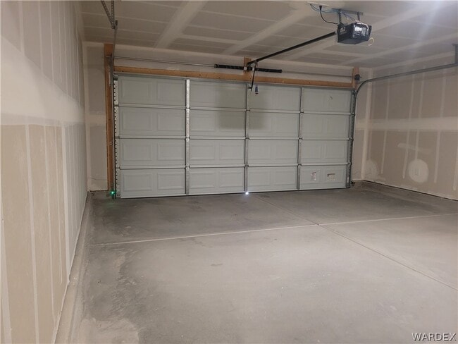 Building Photo - 2198 E Arapaho Rd