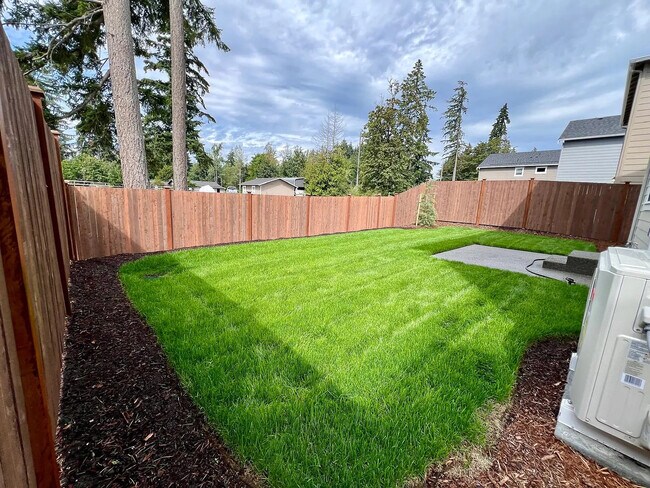 Building Photo - 4333 Savannah Lp NE