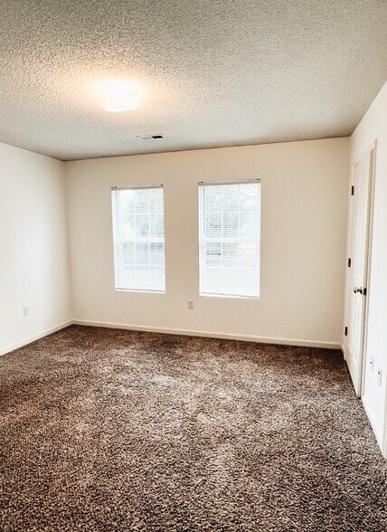 Building Photo - 350 Miller Pointe Dr