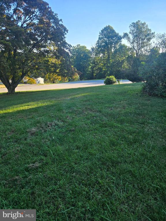 Building Photo - 109 E Clearview Dr