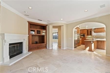 Building Photo - 38 Lemans