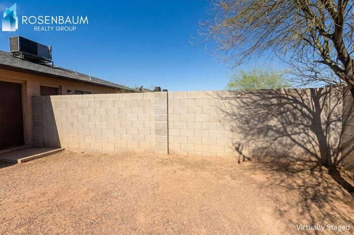 Building Photo - 9950 W Lynx Dr