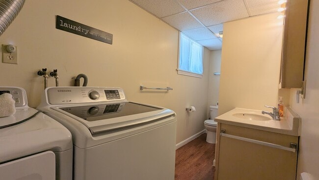 Building Photo - 52 Crestview Dr