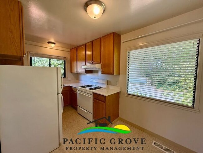 Building Photo - Updated Two Bedroom Duplex in PG!