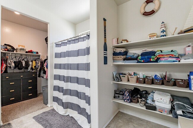 Building Photo - Serene 3-Bedroom 2-Bath 3 Car Garage Retre...