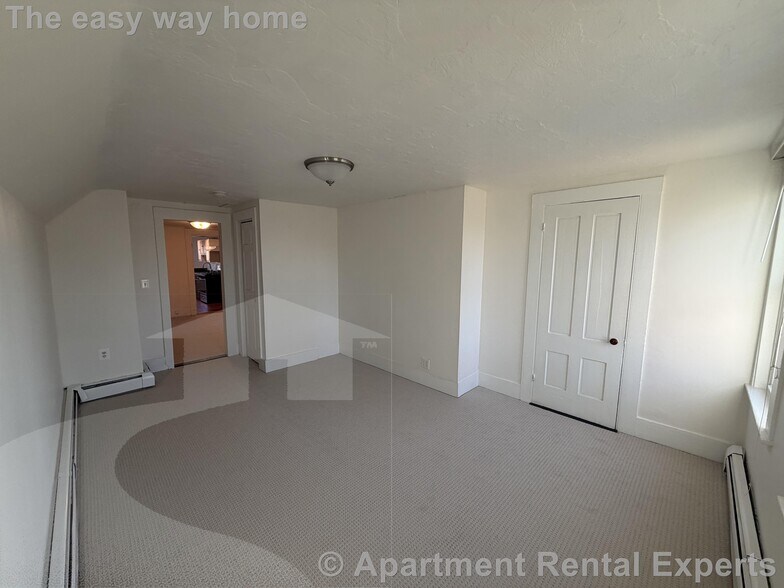 Building Photo - 92 Pleasant St