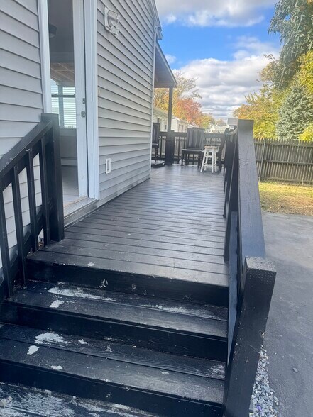 Building Photo - 56 Hyacinth St