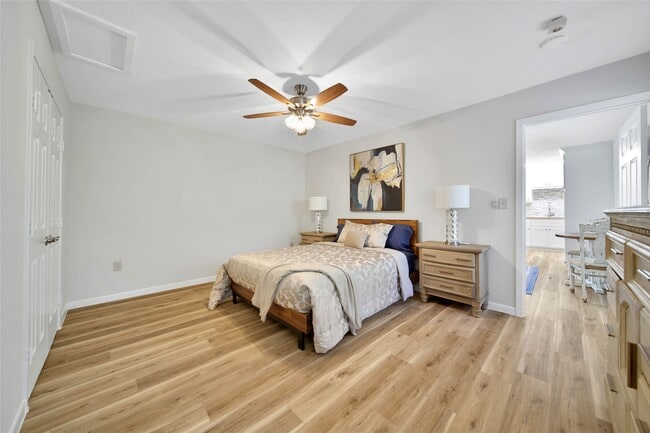 Building Photo - 4072 TX-105