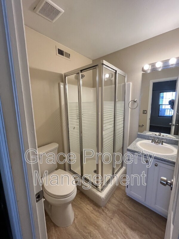 Building Photo - 5708 W Asbury Pl