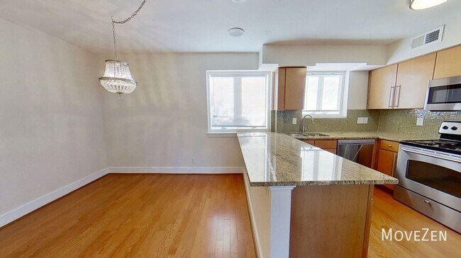 Building Photo - 2425 Vail Ave