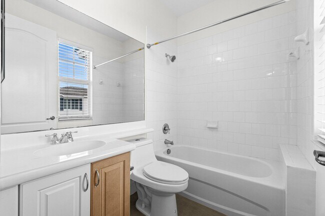 Building Photo - 536 NW 39th Cir