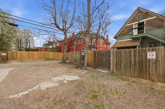 Building Photo - Cozy Studio in Charming Victorian Home in Baker District