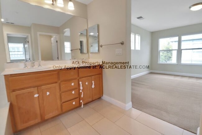 Building Photo - 1186 Cherrybrooke Commons