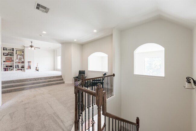 Building Photo - 2447 Monarch Terrace Dr
