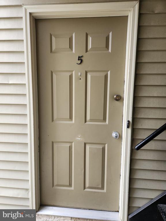 Primary Photo - 5 Summit Ct