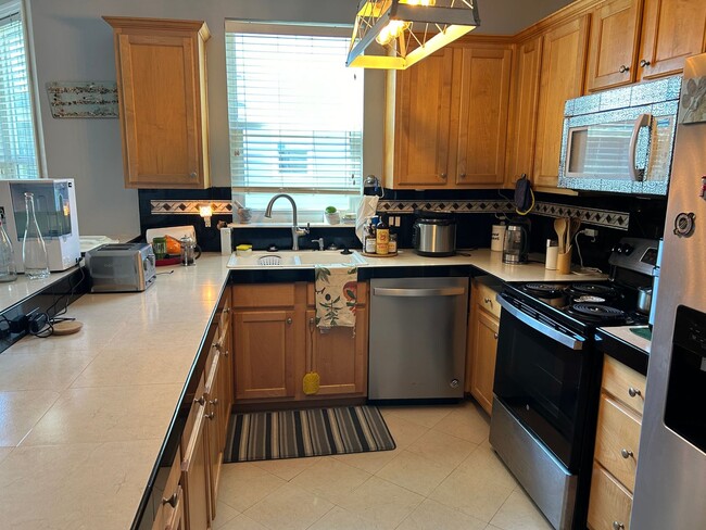 Building Photo - Fully Furnished: Stunning 3 - Bedroom 2.5 - Bath Townhome - Mt. Pleasant, SC