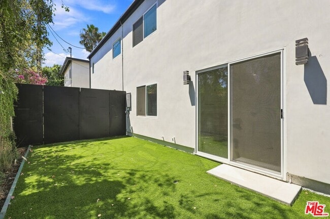Building Photo - 20210 W Gault St