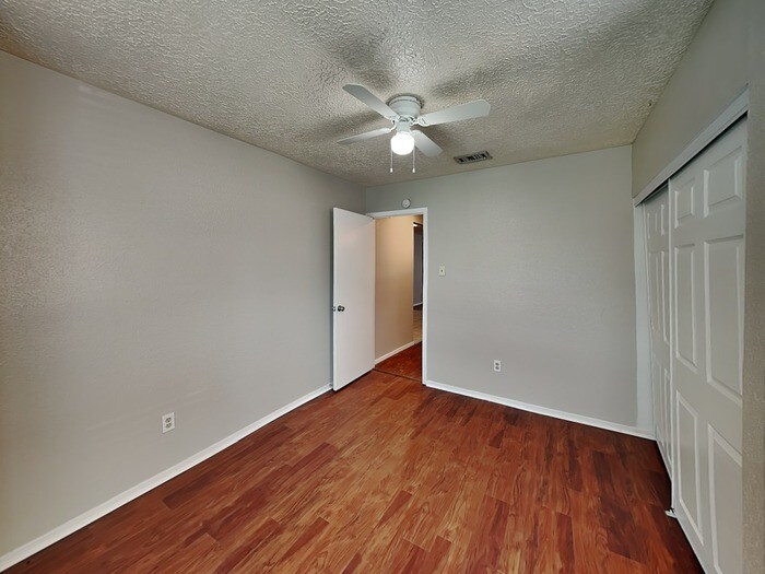 Building Photo - 9326 Golden Sunshine Dr