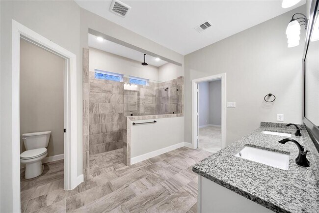 Building Photo - 32193 Park Plains Dr