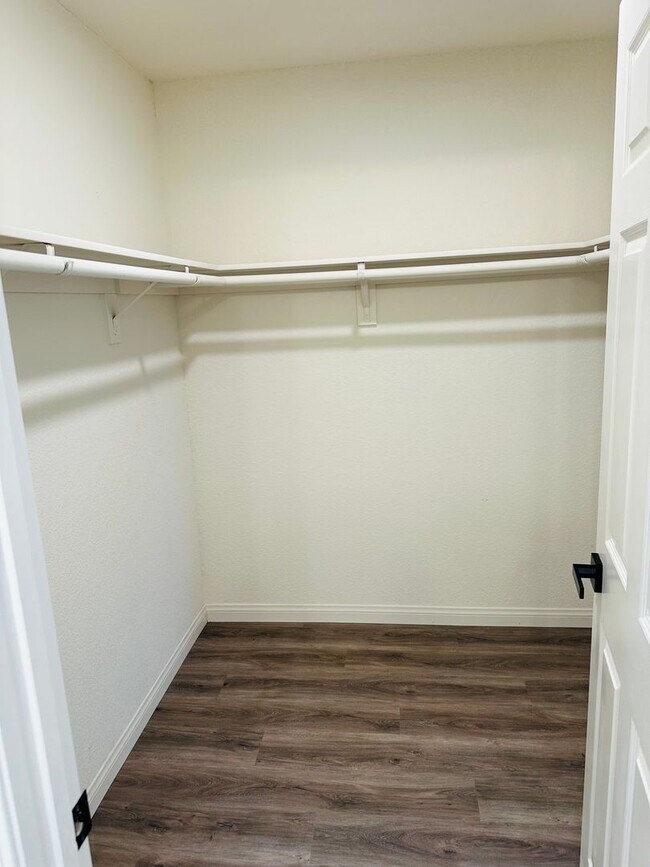 Building Photo - 3 bed single story home for rent  in  Shadowridge Community on the Greens