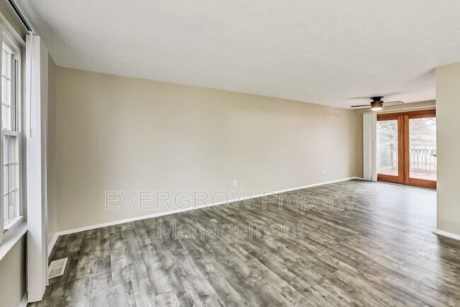 Building Photo - 5310 Shelbyville Rd