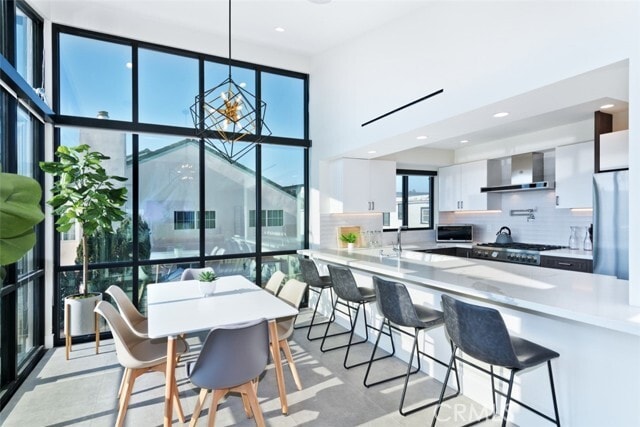 Building Photo - 500 E Balboa Blvd