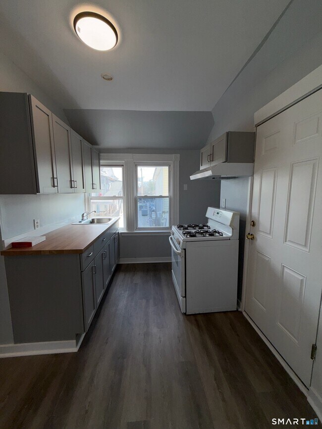 Building Photo - 7-9 Wilson St