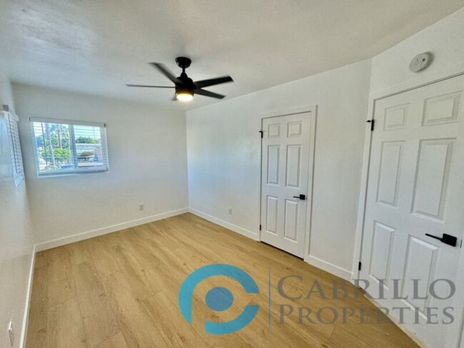 Building Photo - 3959 Cottonwood St