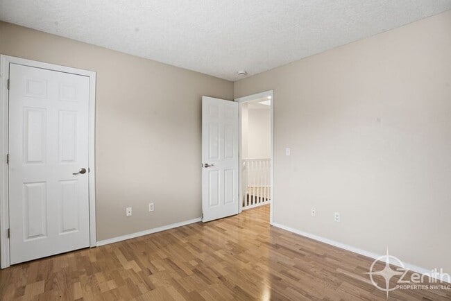 Building Photo - 5322 NE 69th Cir