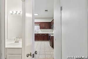 Building Photo - 15727 Knollrun