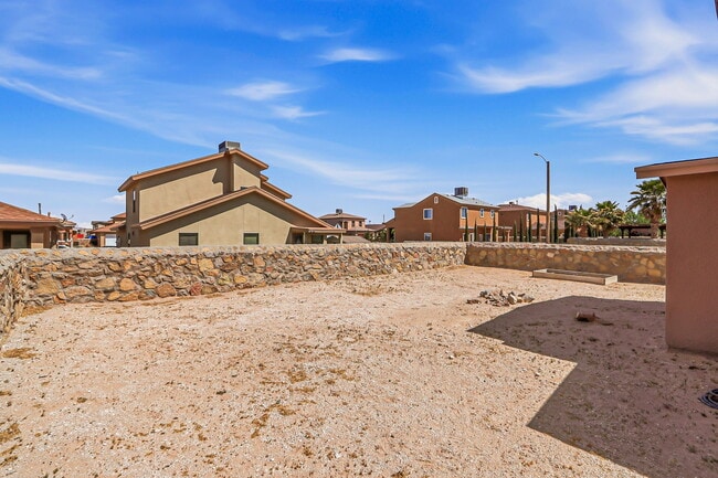 Building Photo - 2300 Glitter Point