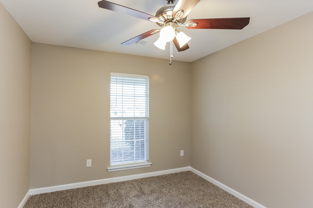 Building Photo - 4241 Meadow Creek Dr