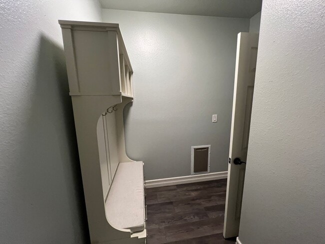 Building Photo - Upgraded Single Story First Floor Condo in Gated Community at Popular Madison Park Villas