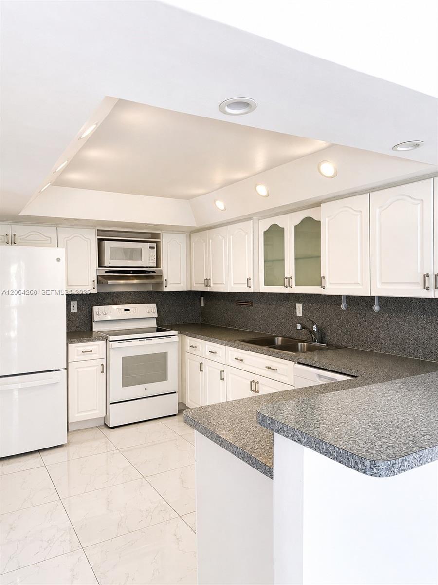 Building Photo - 6534 SW 114th Pl