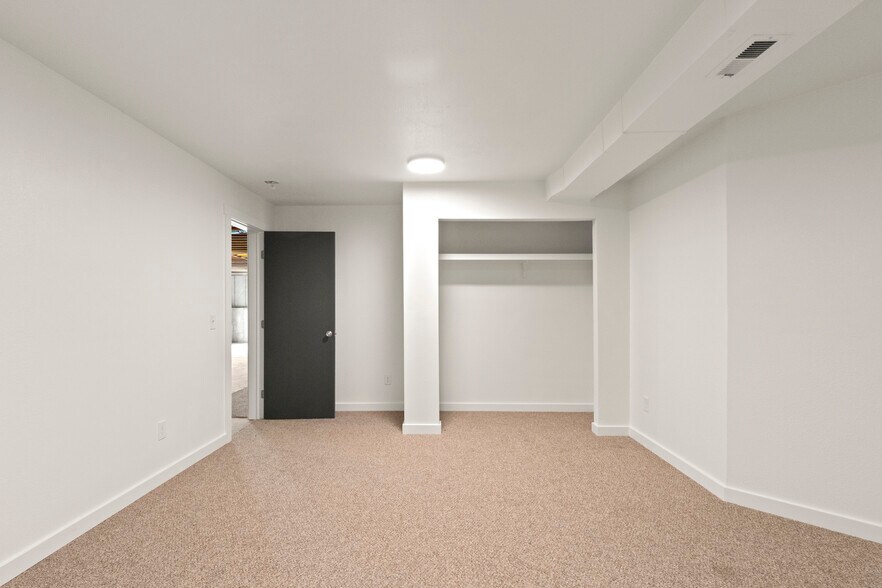 Building Photo - 5704 W Garden Springs Rd