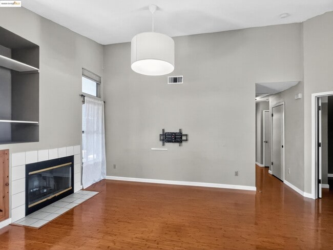 Building Photo - 5140 Homestead Way